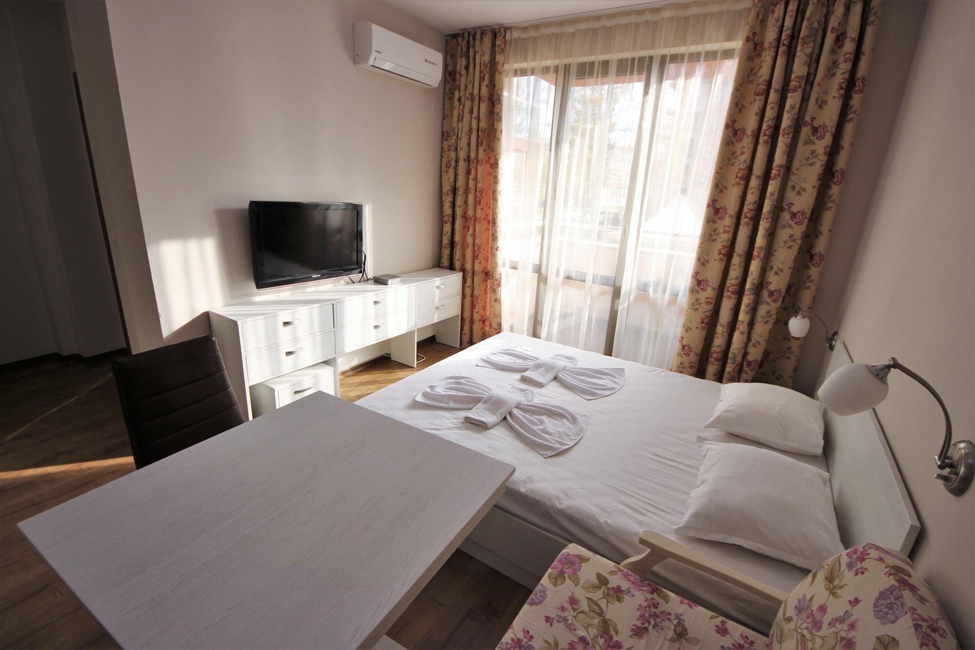 Menada Tarsis Apartments Sunny Beach Exterior photo
